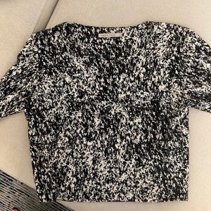Black and white long sleeve crop top